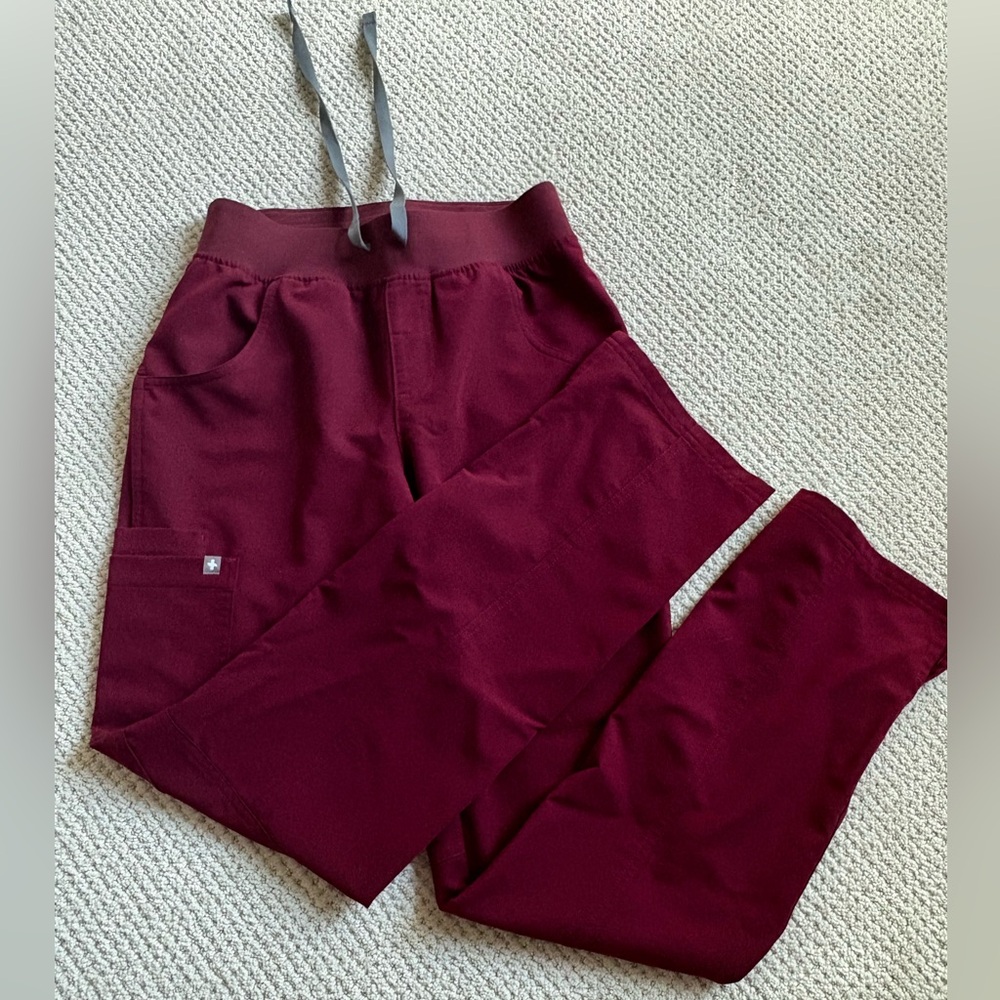 FIGS Kade Cargo scrub pants